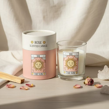 Bougie jaune dorée inspirée de la carte du Tarot Le Soleil