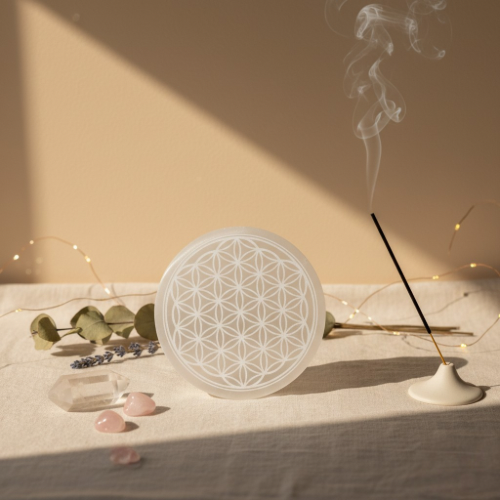 Plaque rectangulaire en sélénite blanche gravée du symbole Fleur de Vie