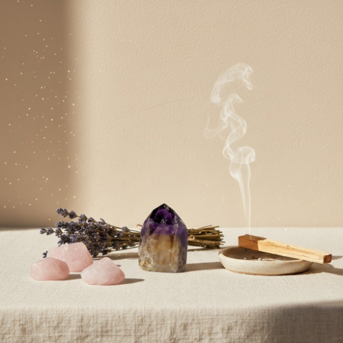 Pointe naturelle d'améthyste violette brute