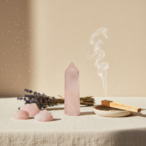 Pointe polie en quartz rose translucide